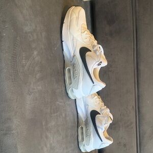 Nike White and Black Sneakers